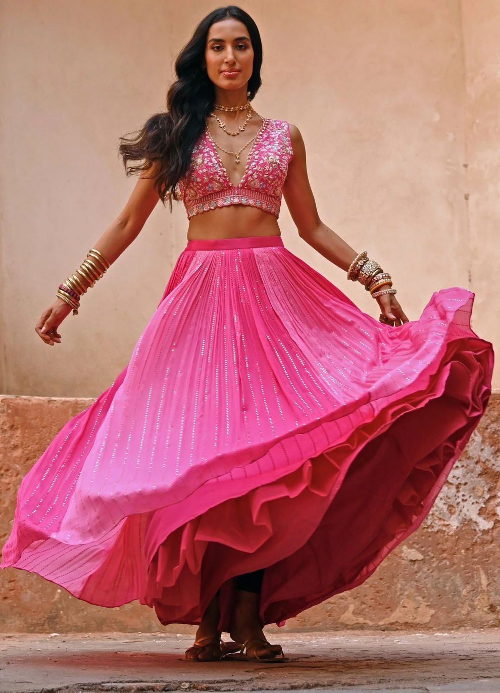 A Dubai Wedding With The Bride In A Pastel Pink Lehenga With An Off  Shoulder Blouse | WedMeGood