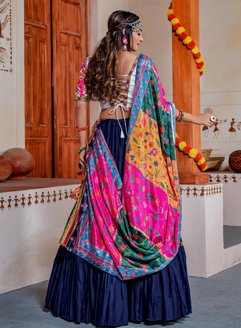 Color: Purple Collection: Bollywood Replica Lehenga Fabric: Net Blouse  Fabric: Velvet Dupatta Fabric: Net Inner: Silk … | Fashion, Bollywood  lehenga, Purple lehenga